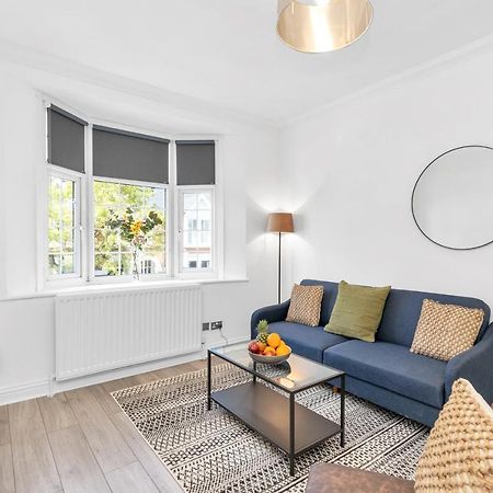 Modern Two Bedroom Apartment With Free Parking! Londen Buitenkant foto