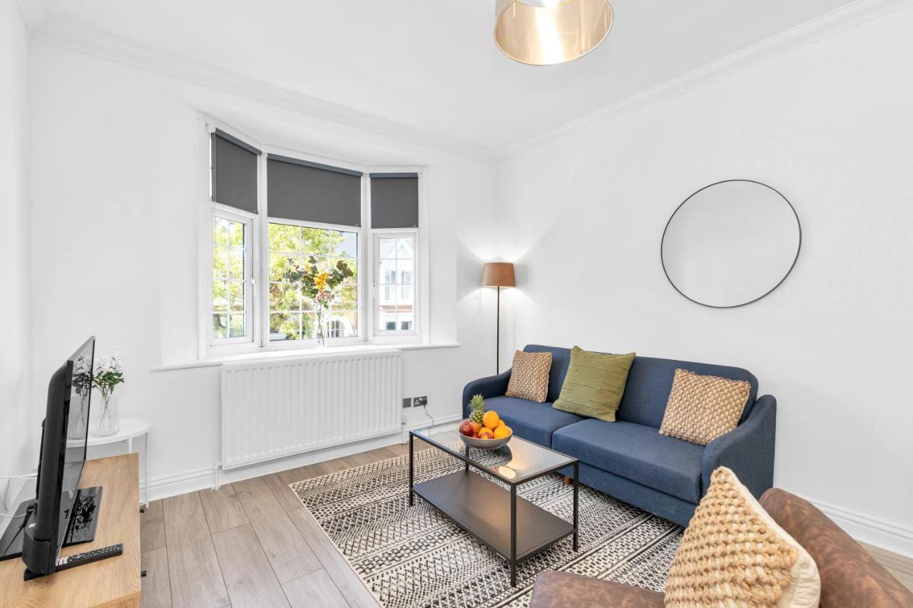 Modern Two Bedroom Apartment With Free Parking! Londen Buitenkant foto